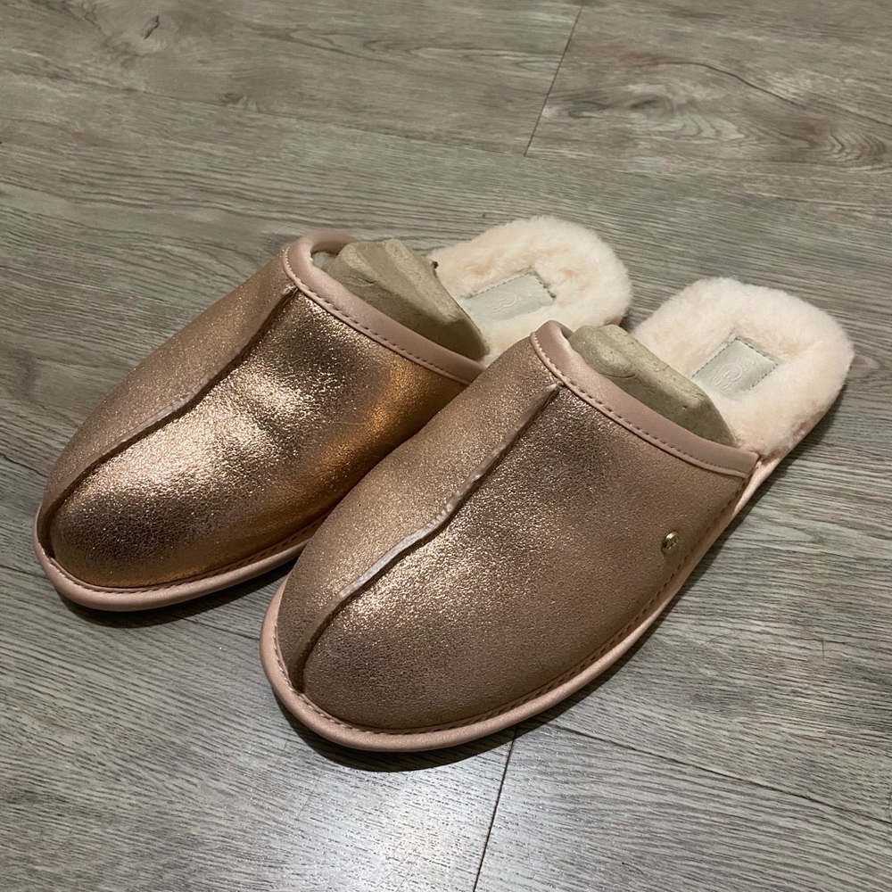 Brand New Ugg Pink/Rose Gold Slippers Size 10